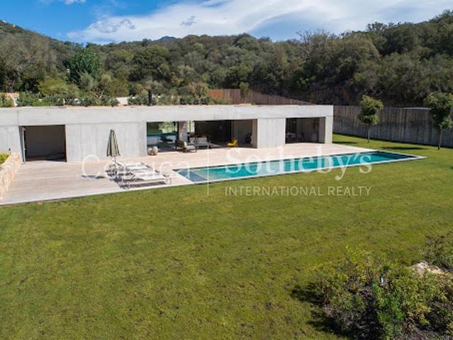 Villa avec piscine et jardin