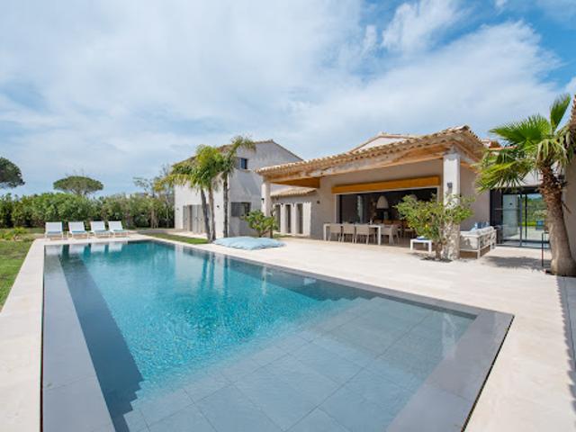 Villa avec piscine et jardin