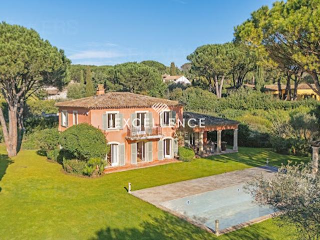 Villa avec piscine et jardin