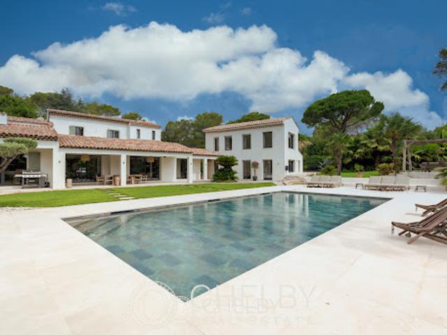 Villa avec piscine et jardin