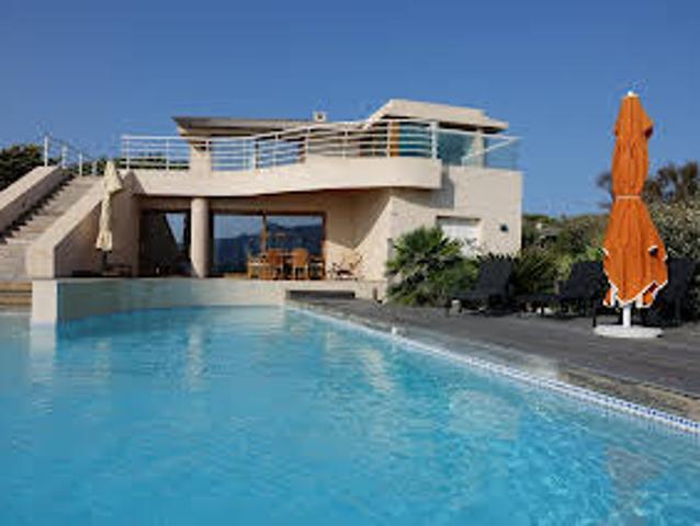 Villa avec Piscine en Bord de mer