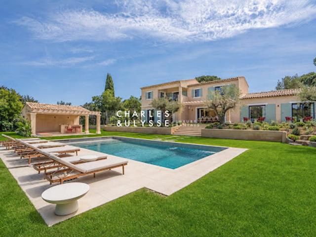 Villa avec piscine et jardin