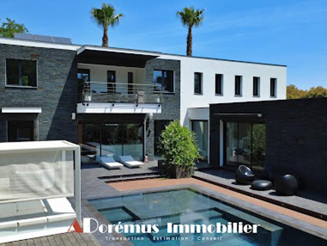 Villa avec piscine et jardin