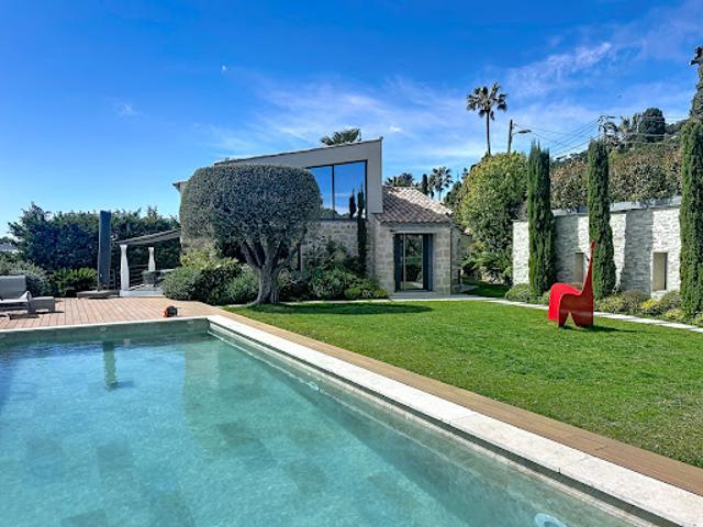 Villa avec piscine et jardin