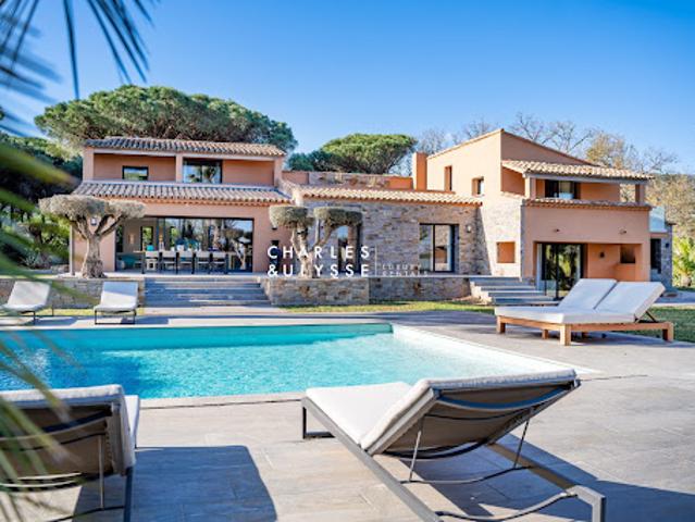 Villa avec piscine et jardin