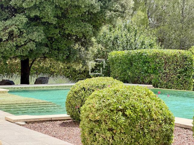 Villa avec piscine et jardin