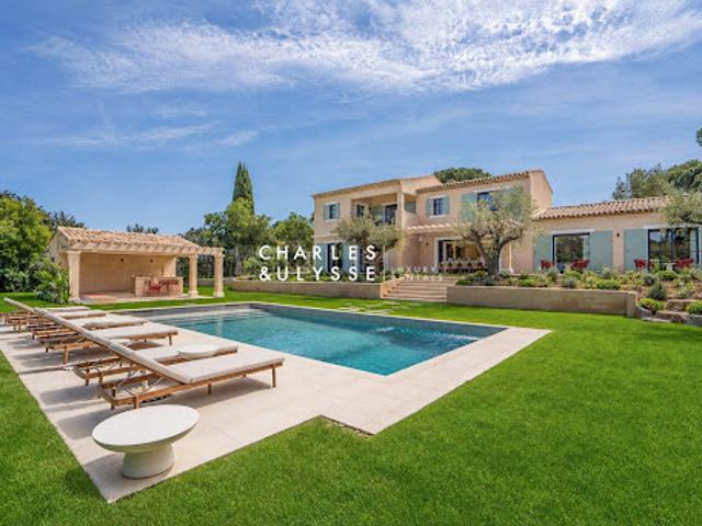 Villa avec piscine en bord de mer