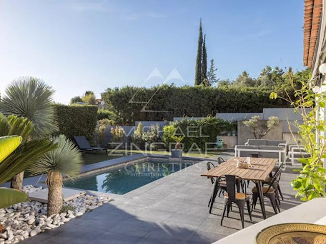 Villa avec piscine et jardin
