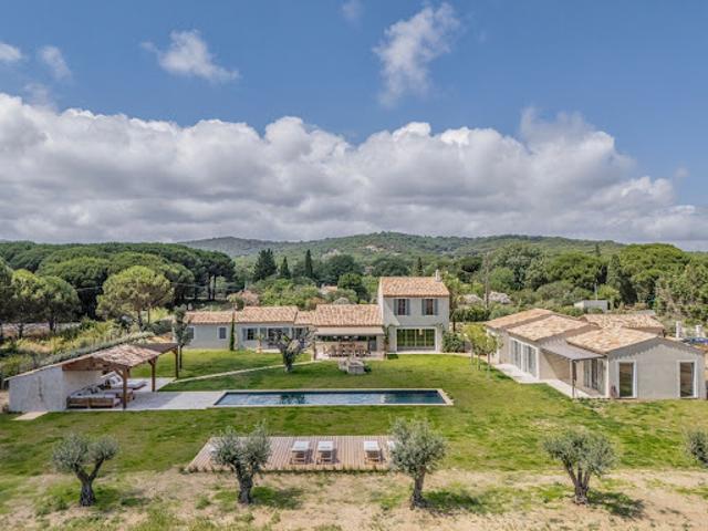 Villa avec piscine et jardin