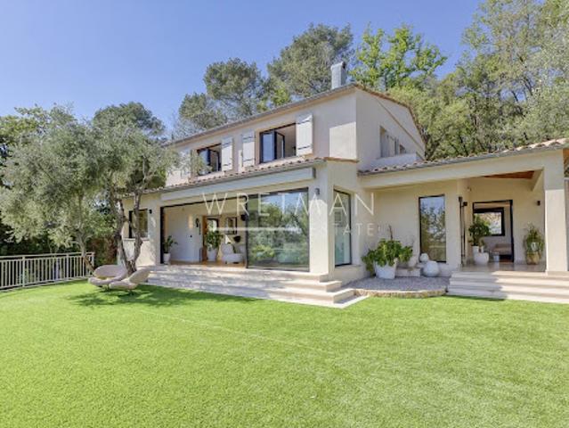 Villa avec piscine et jardin