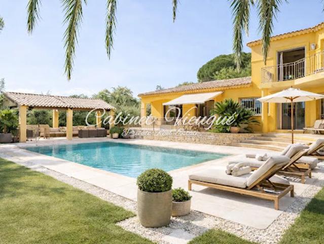 Villa avec piscine et jardin