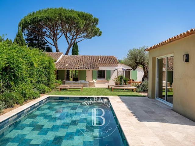 Villa avec piscine et jardin