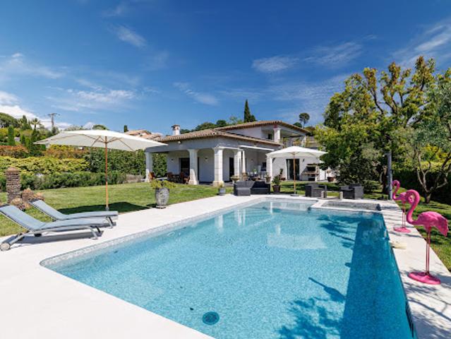 Villa avec piscine et jardin