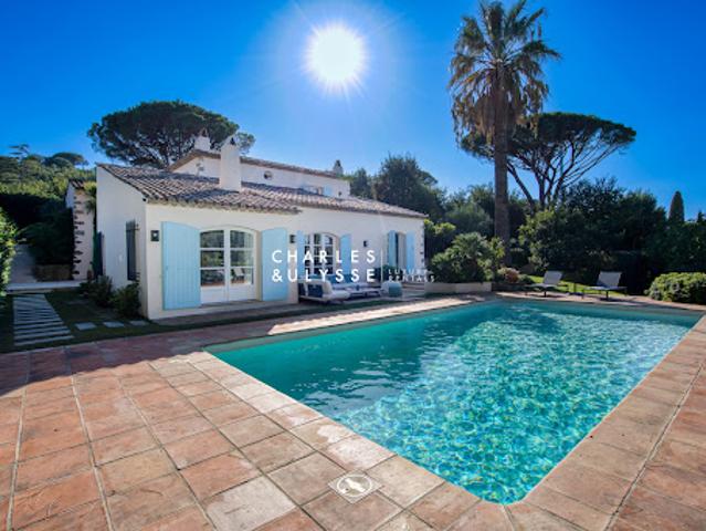 Villa avec piscine et jardin