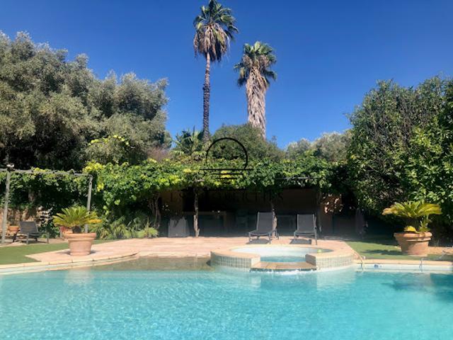 Villa avec piscine et jardin