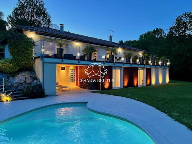 Villa avec piscine et jardin