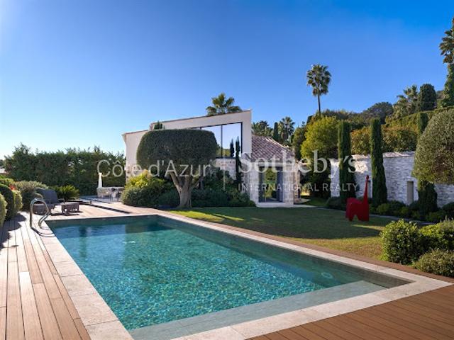 Villa avec piscine et jardin