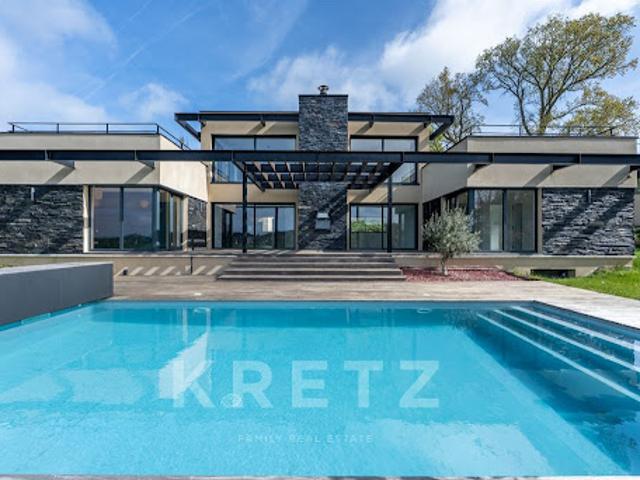 Villa avec piscine et jardin