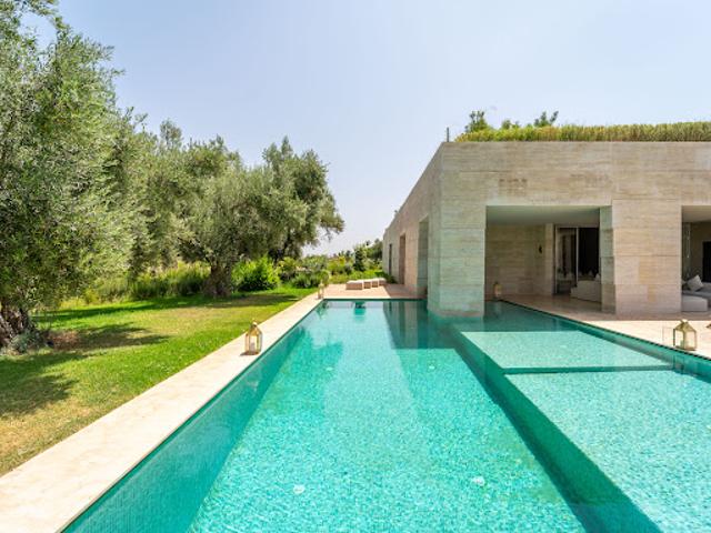 Villa avec piscine et jardin