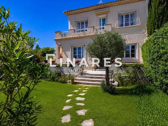 Villa avec piscine et jardin