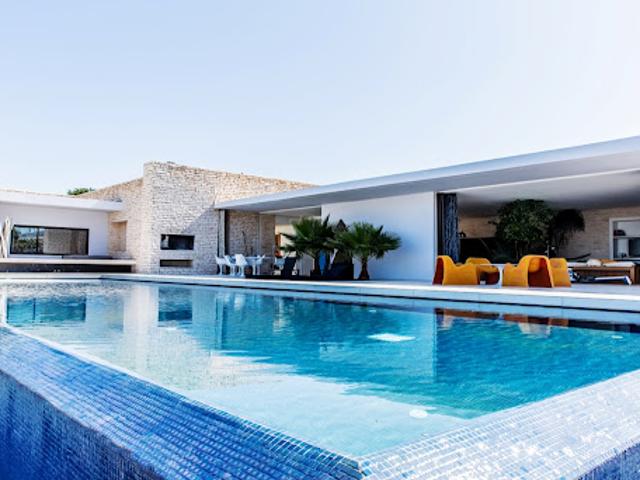 Villa avec piscine et jardin