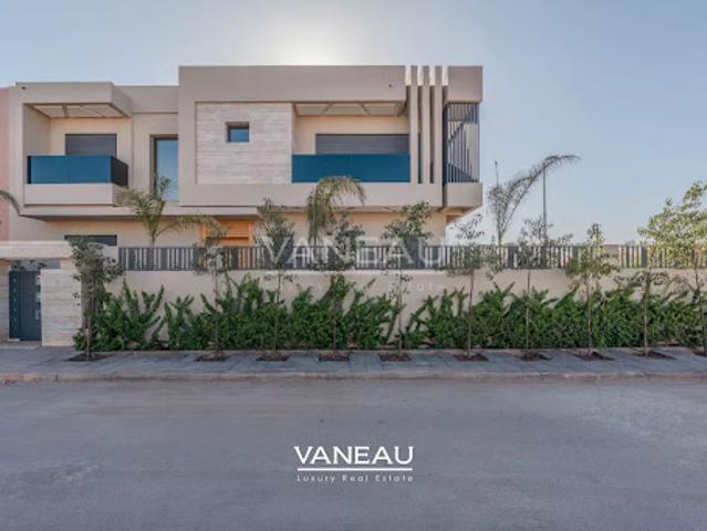 Villa avec piscine et jardin