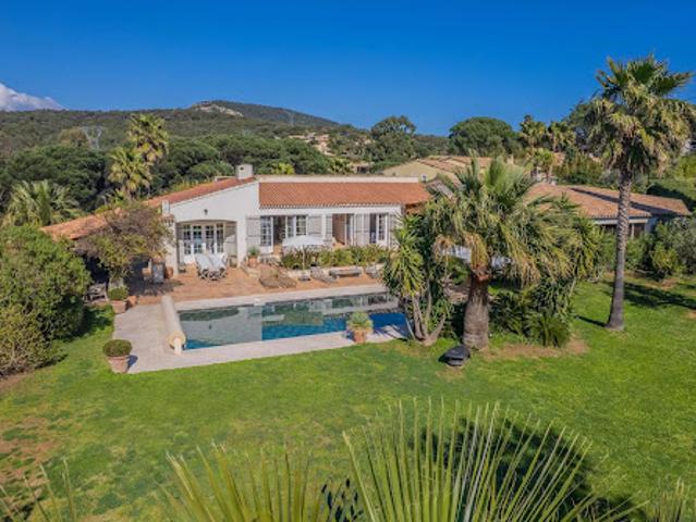 Villa avec piscine et jardin
