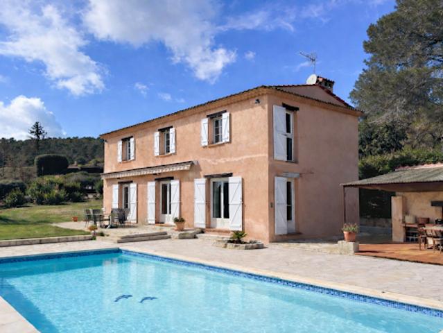 Villa avec piscine et jardin
