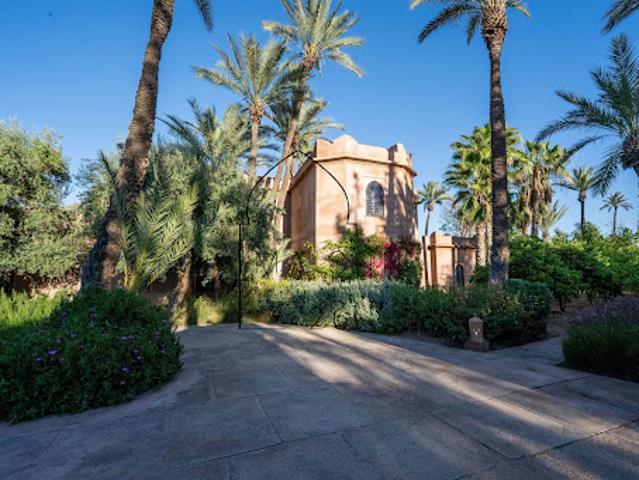 Villa avec piscine et jardin
