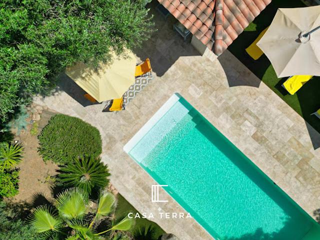 Villa avec piscine et jardin