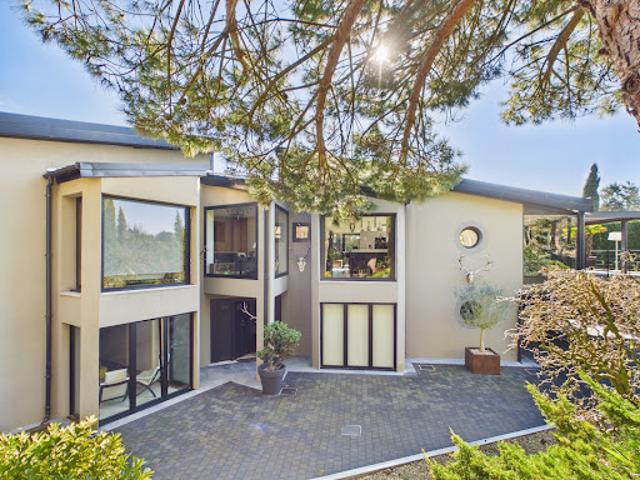 Villa avec piscine et jardin