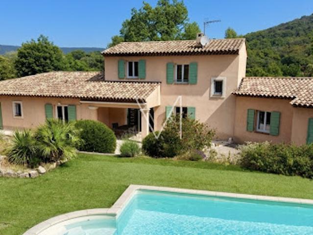 Villa avec piscine et jardin
