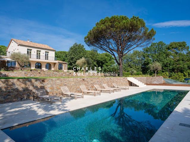 Villa avec piscine et jardin