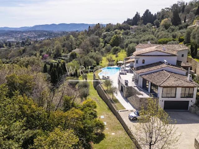 Villa avec piscine et jardin