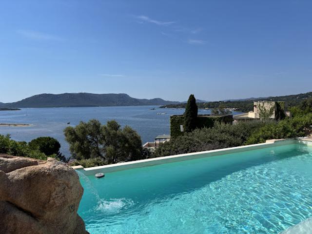 Villa avec piscine et jardin