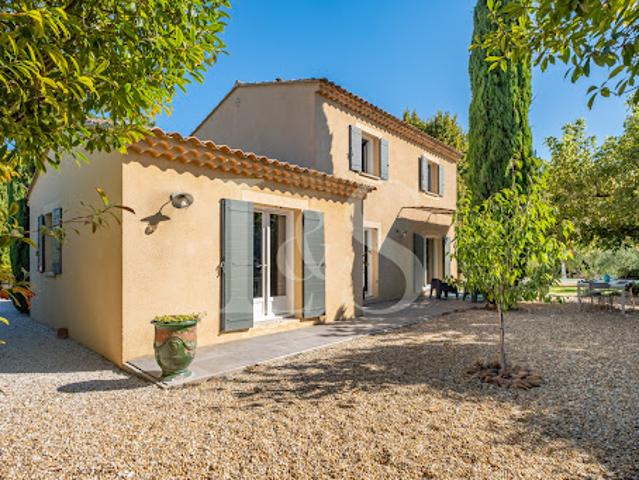 Villa avec piscine et jardin