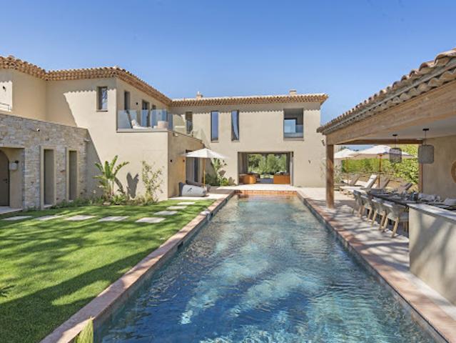 Villa avec piscine et jardin