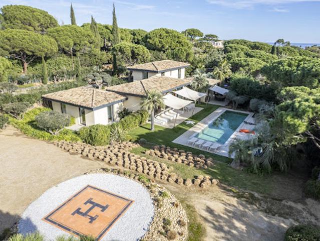 Villa avec piscine et jardin