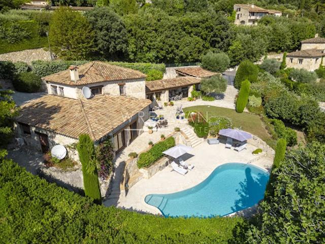 Villa avec piscine et jardin