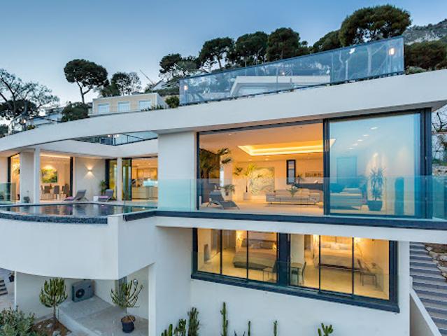 Villa avec piscine et jardin