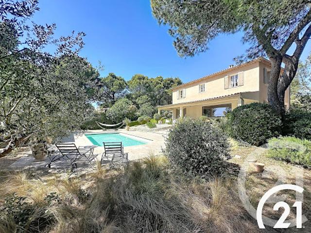 Villa avec piscine et jardin