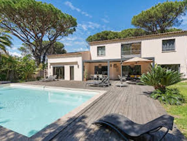 Villa avec Piscine et Jardin
