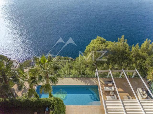 Villa avec piscine et terrasse