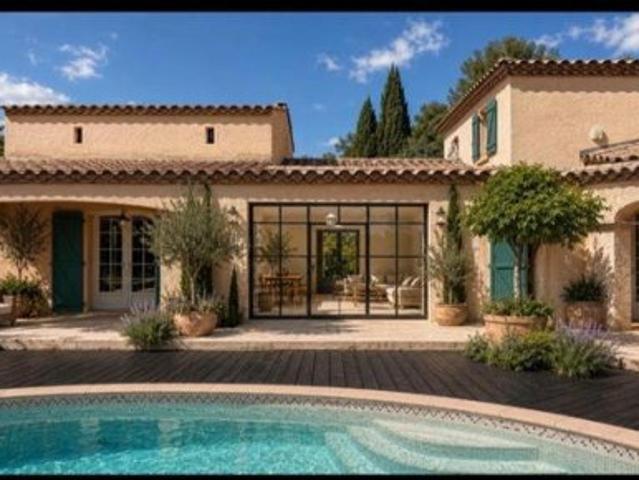 Villa avec piscine et terrasse