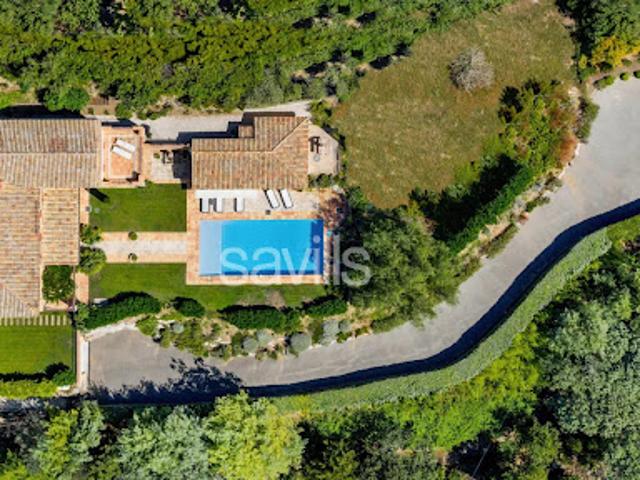 Villa avec piscine et terrasse