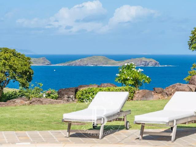 Villa avec piscine et terrasse