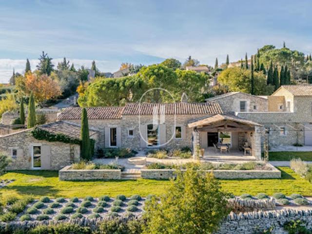Villa avec piscine et terrasse