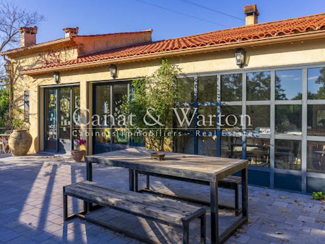 Villa avec piscine et terrasse