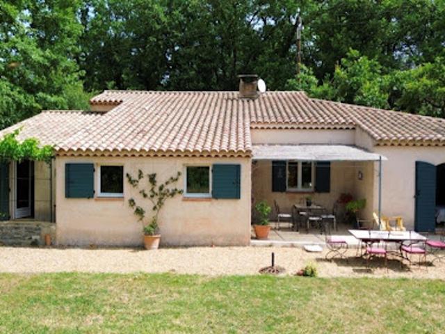 Villa avec piscine et terrasse