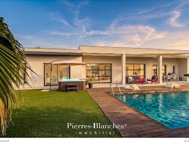 Villa avec piscine et terrasse